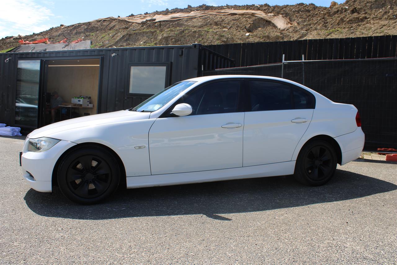 2008 BMW 323I