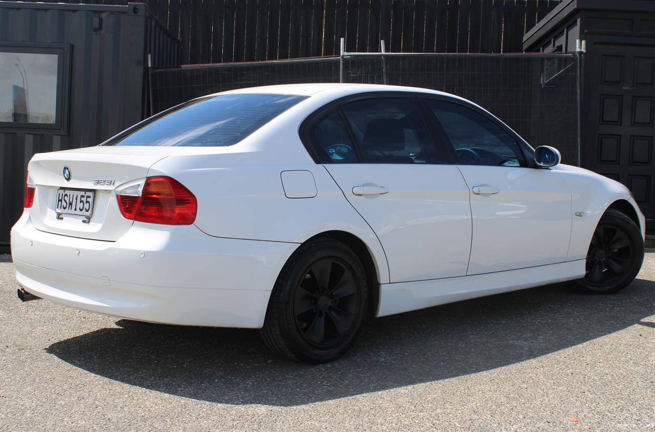 2008 BMW 323I