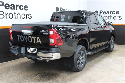 2022 Toyota Hilux - Thumbnail