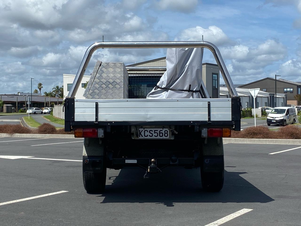 2004 Nissan Navara