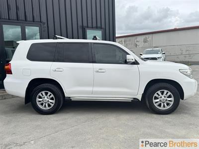 2013 Toyota Landcruiser - Thumbnail