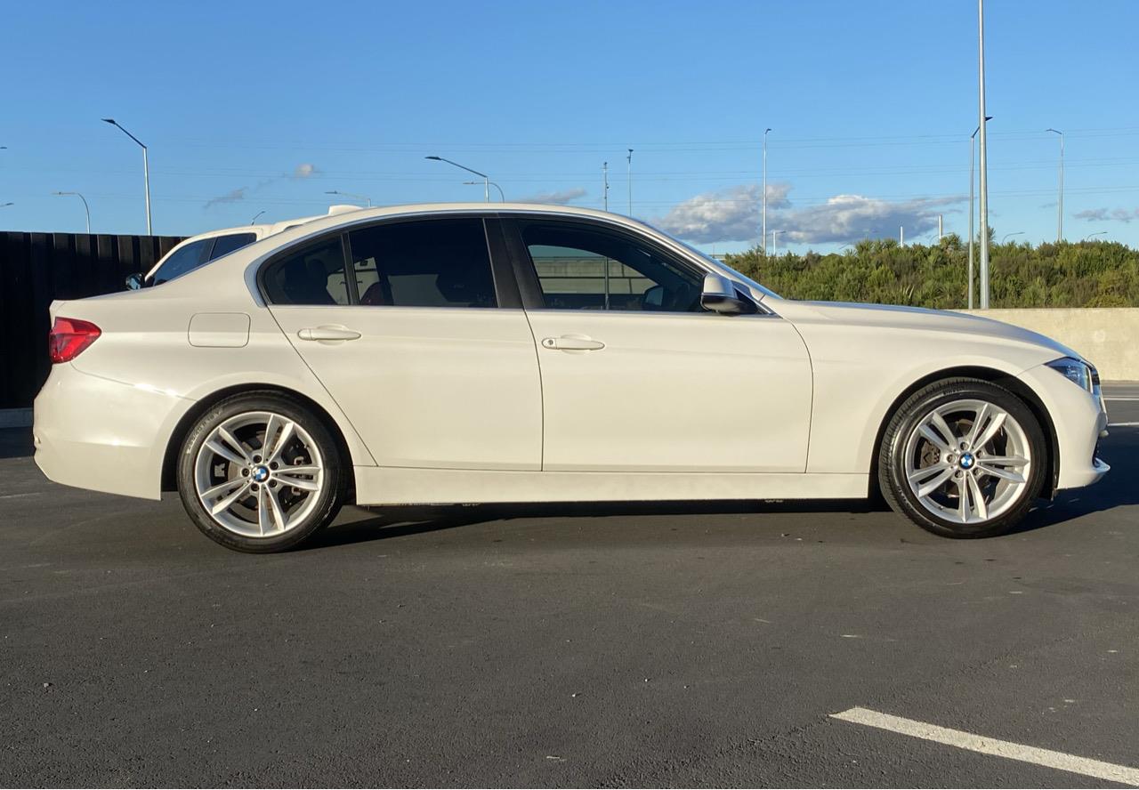 2017 BMW 318i