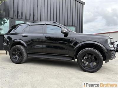 2023 Ford Everest - Thumbnail