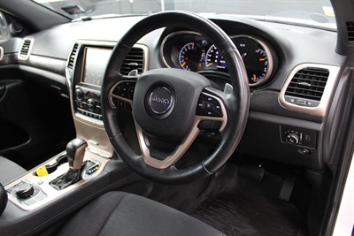 2017 Jeep Grand Cherokee - Thumbnail