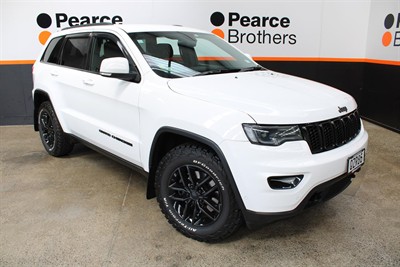 2017 Jeep Grand Cherokee - Thumbnail