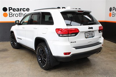 2017 Jeep Grand Cherokee - Thumbnail