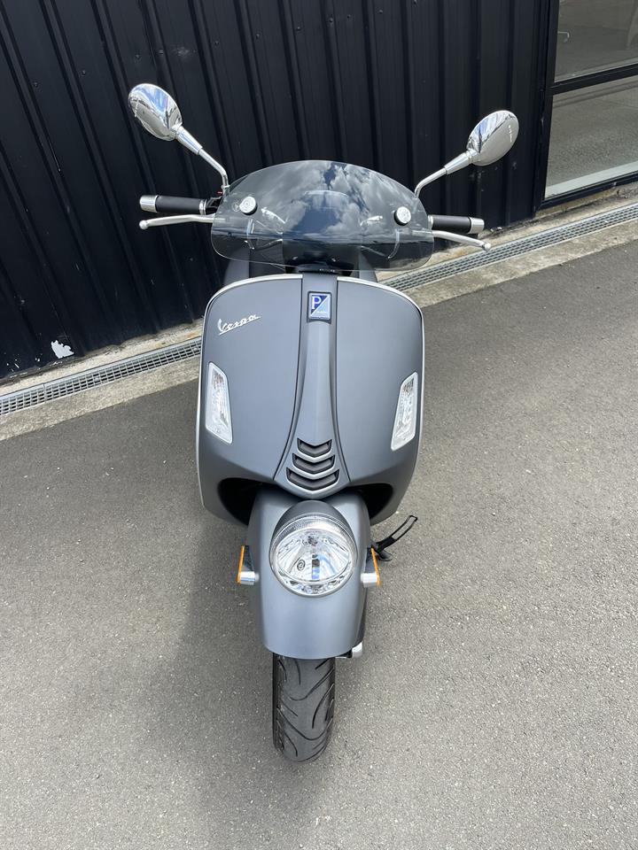 2022 Vespa GTV 300