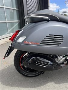 2022 Vespa GTV 300 - Thumbnail