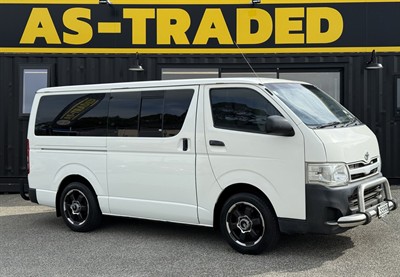 2010 Toyota Hiace - Thumbnail