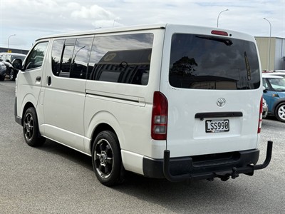 2010 Toyota Hiace - Thumbnail