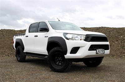 2017 Toyota Hilux - Thumbnail