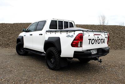 2017 Toyota Hilux - Thumbnail