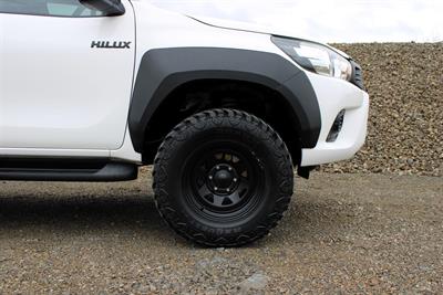 2017 Toyota Hilux - Thumbnail