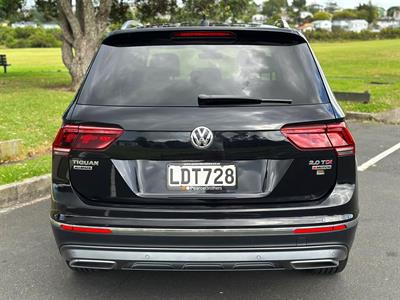 2018 Volkswagen Tiguan - Thumbnail