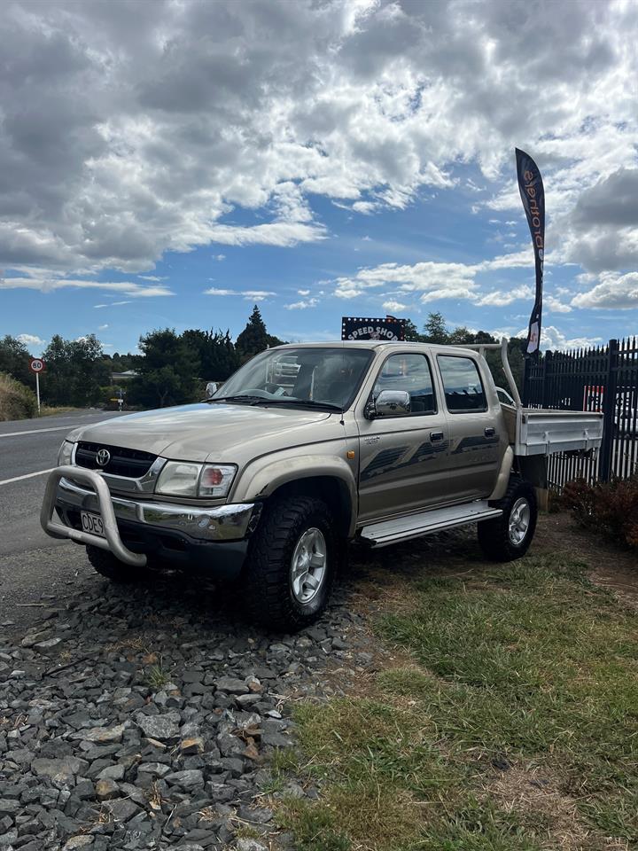 2004 Toyota Hilux