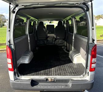 2009 Toyota Hiace - Thumbnail