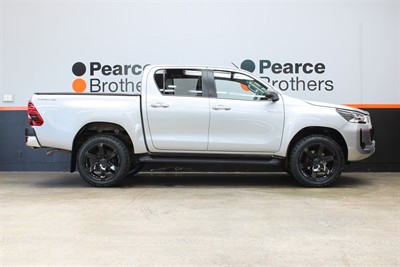 2022 Toyota Hilux - Thumbnail