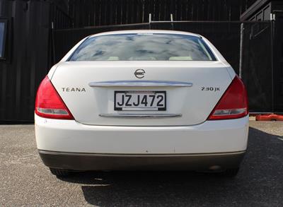 2005 Nissan TEANA - Thumbnail