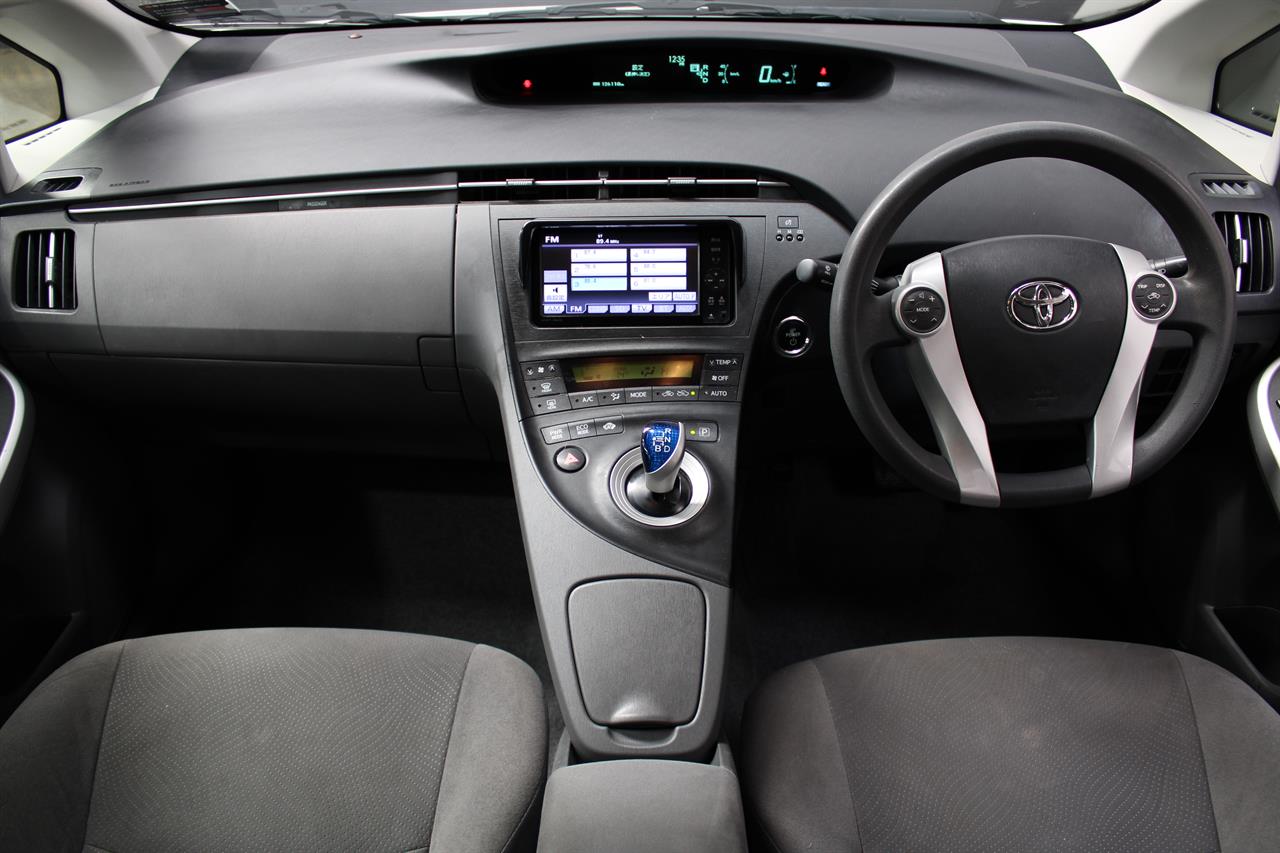 2011 Toyota PRIUS