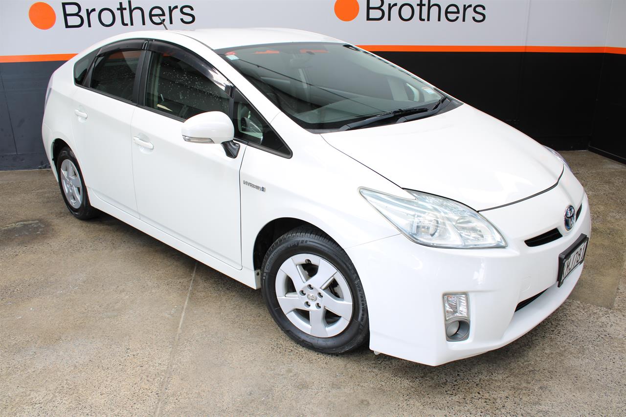 2011 Toyota PRIUS