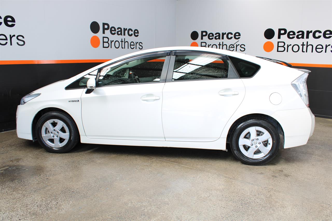 2011 Toyota PRIUS