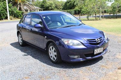 2004 Mazda Axela