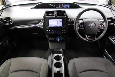 2019 Toyota PRIUS - Thumbnail