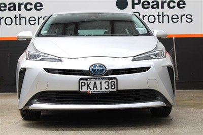 2019 Toyota PRIUS - Thumbnail