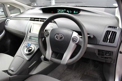 2010 Toyota PRIUS - Thumbnail