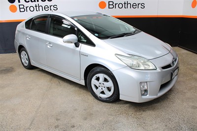 2010 Toyota PRIUS - Thumbnail