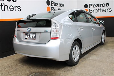 2010 Toyota PRIUS - Thumbnail