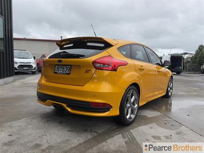 2016 Ford Focus - Thumbnail