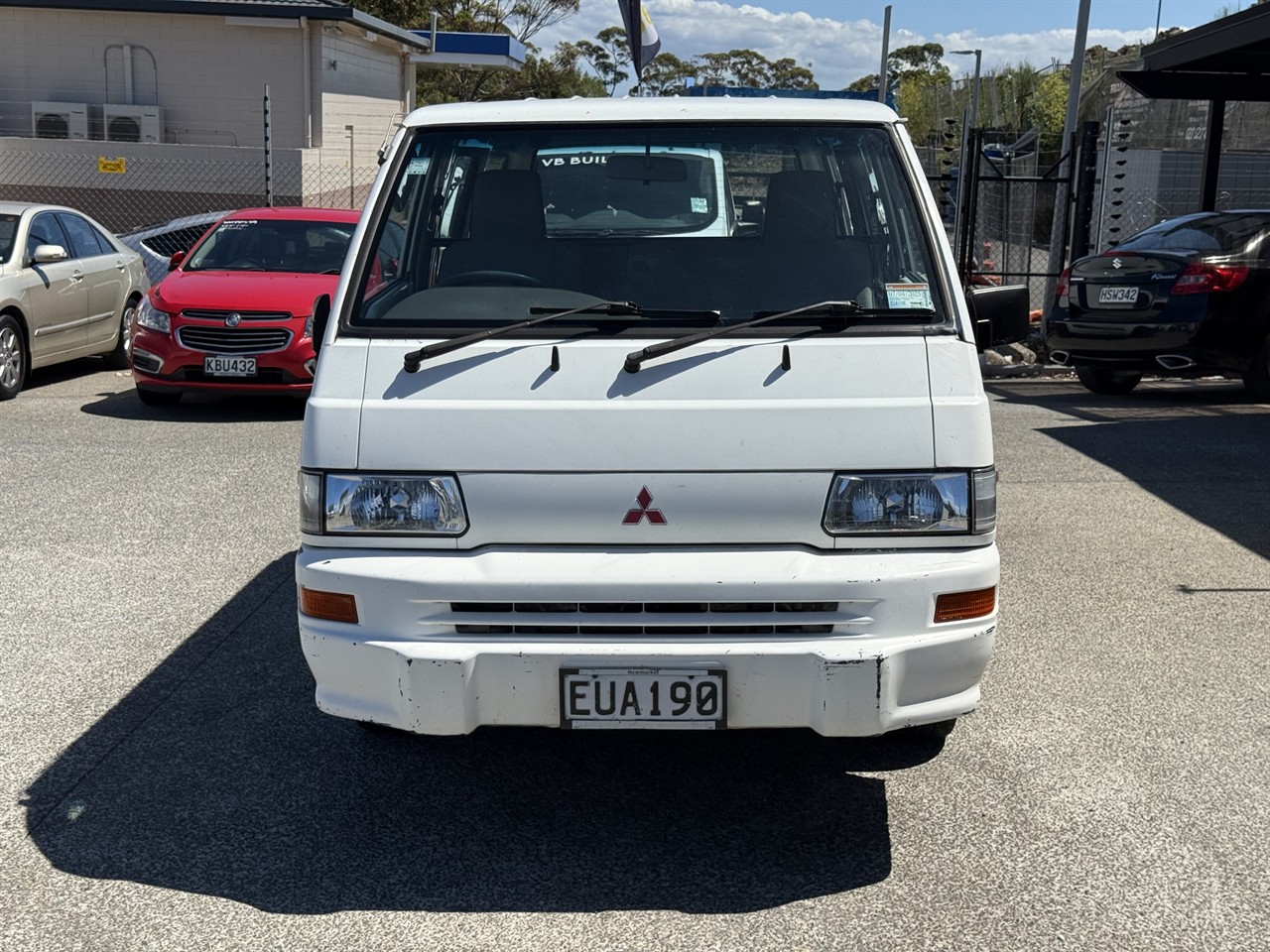 2009 Mitsubishi L300