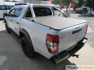 2020 Mitsubishi Triton - Thumbnail