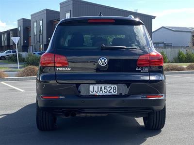 2015 Volkswagen Tiguan - Thumbnail