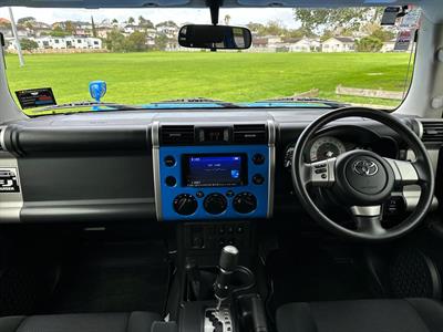 2011 Toyota FJ Cruiser - Thumbnail