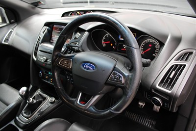 2016 Ford Focus - Thumbnail