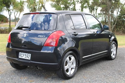 2006 Suzuki Swift - Thumbnail