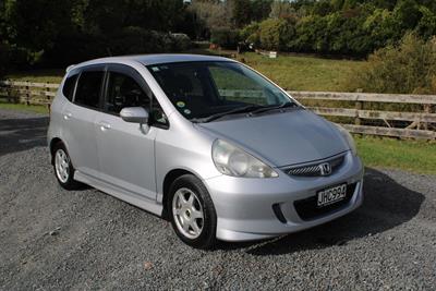 2005 Honda FIT - Thumbnail