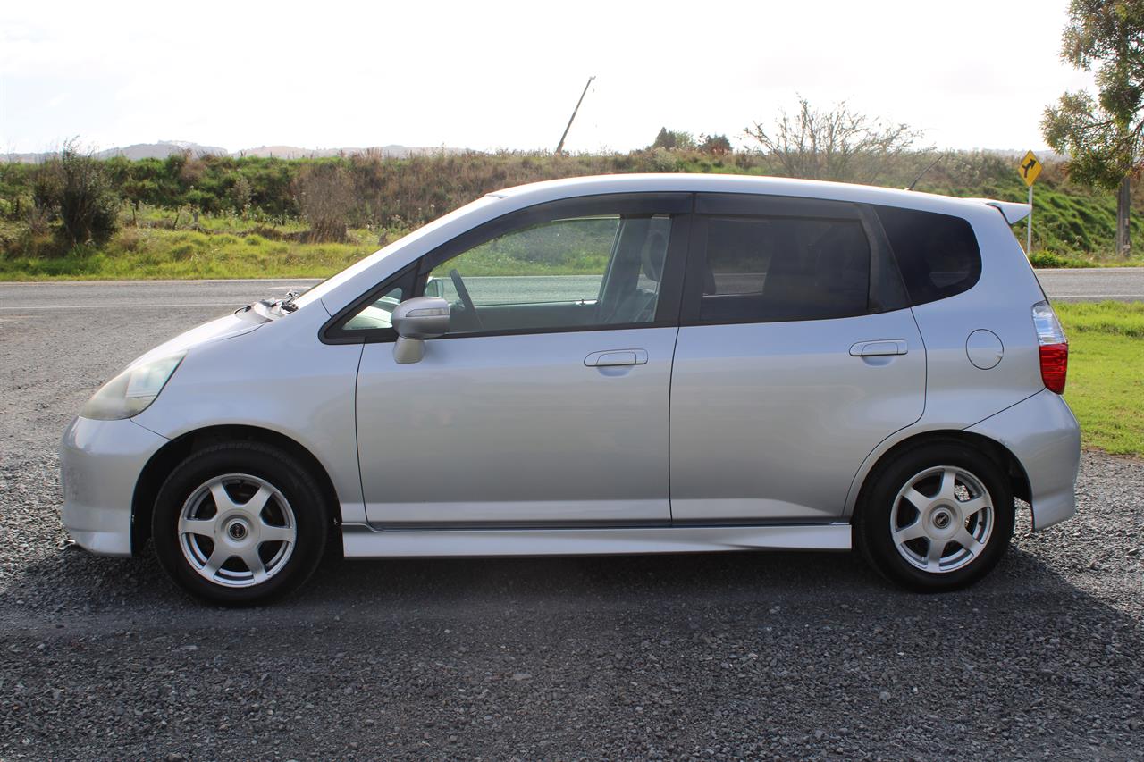 2005 Honda FIT