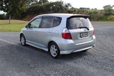 2005 Honda FIT - Thumbnail