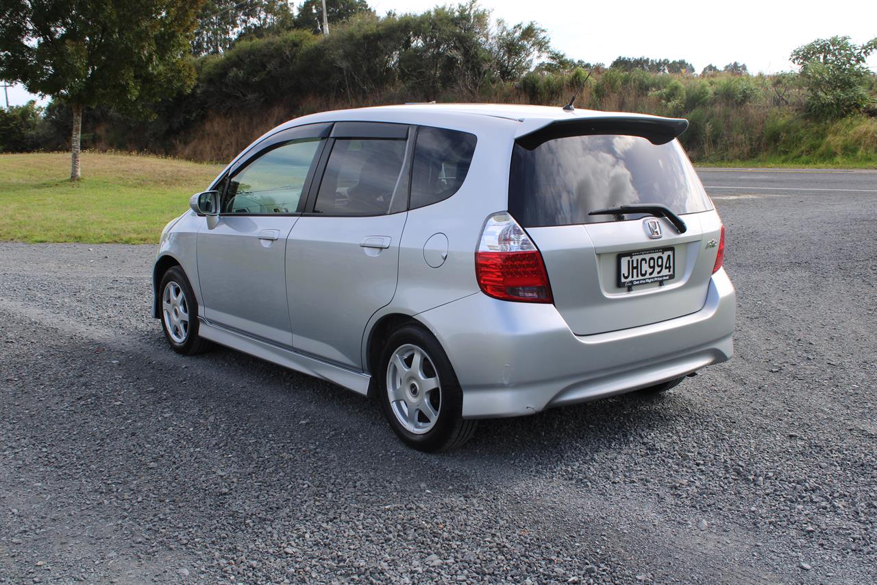 2005 Honda FIT