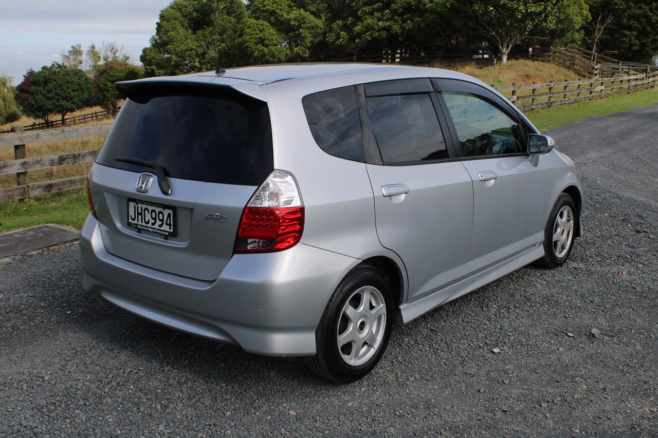 2005 Honda FIT