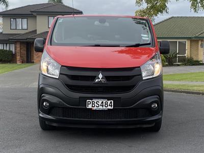 2022 Mitsubishi Express - Thumbnail