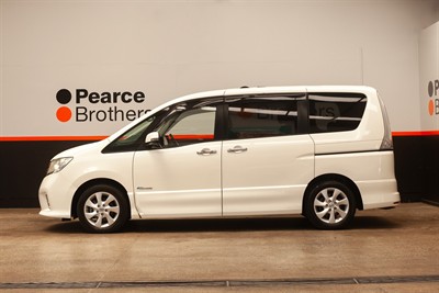 2012 Nissan Serena - Thumbnail