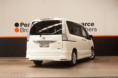 2012 Nissan Serena - Thumbnail