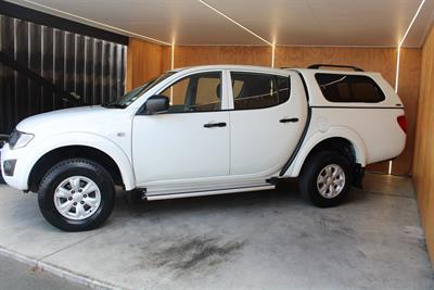 2011 Mitsubishi Triton - Thumbnail