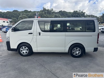 2018 Toyota Hiace - Thumbnail