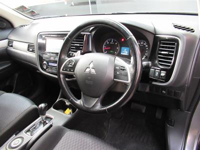 2013 Mitsubishi Outlander - Thumbnail