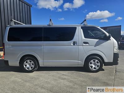 2012 Toyota Hiace - Thumbnail